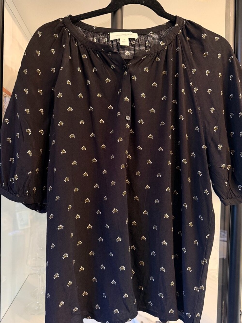 Treasure & Bond Nordstrom Black Ditsy Floral Blouse S Runs Large (Fits M)